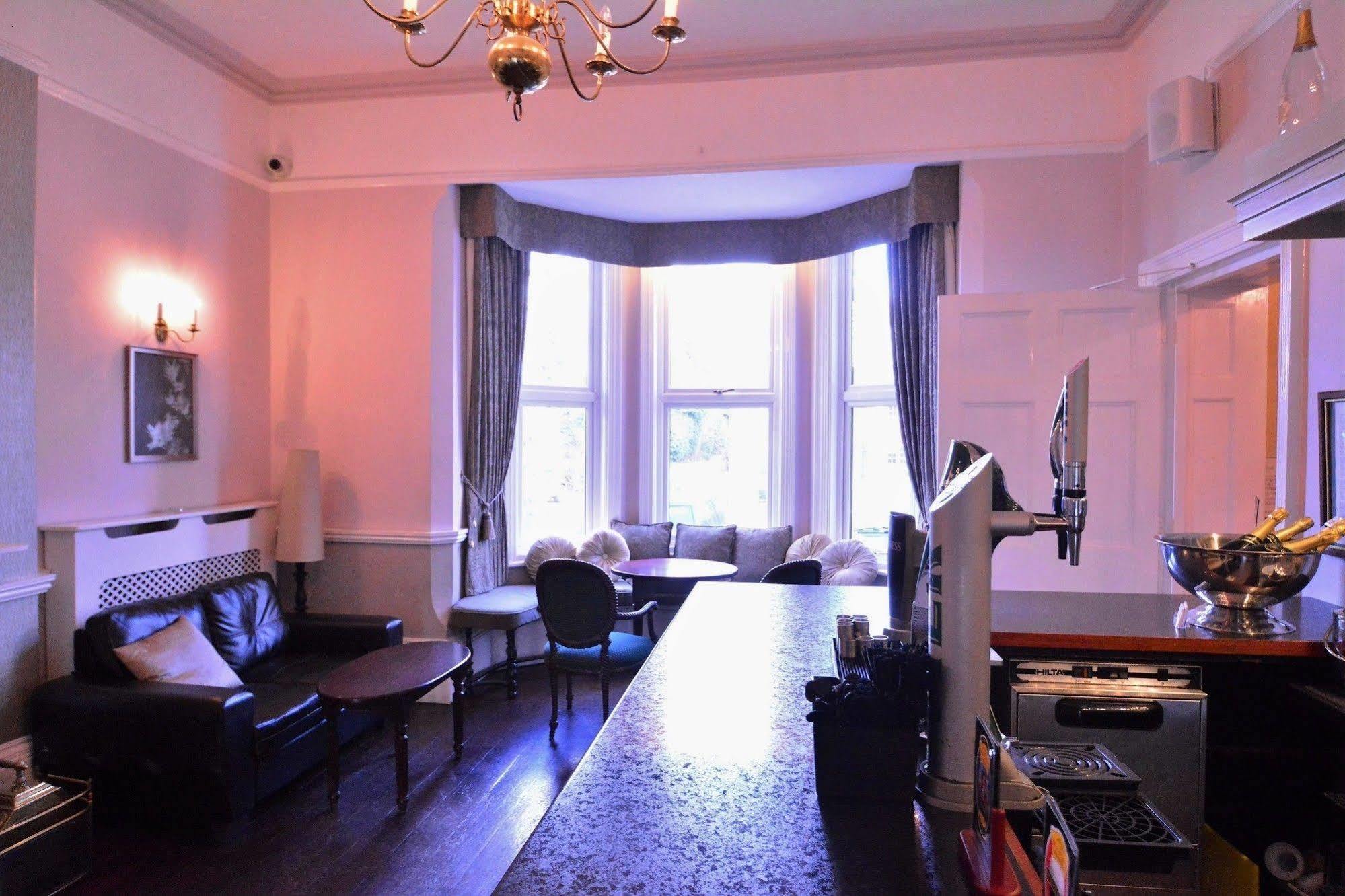 Отель The Mill House Ридинг Экстерьер фото